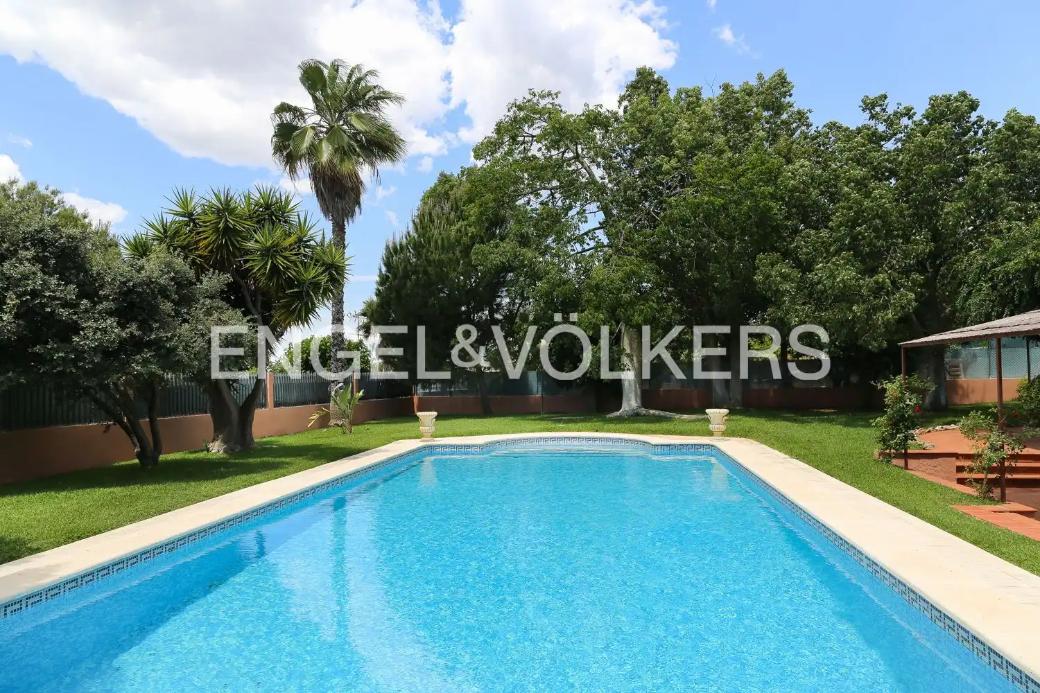 Swimming pool of Houses for rent in Riba-roja de Túria  with Air Conditioner, Heating and Private garden