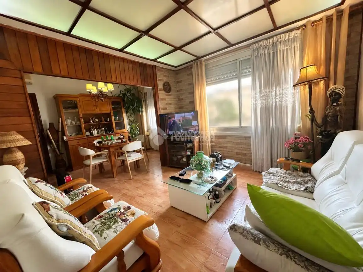 Flat with terrace for sale in Nou Barris