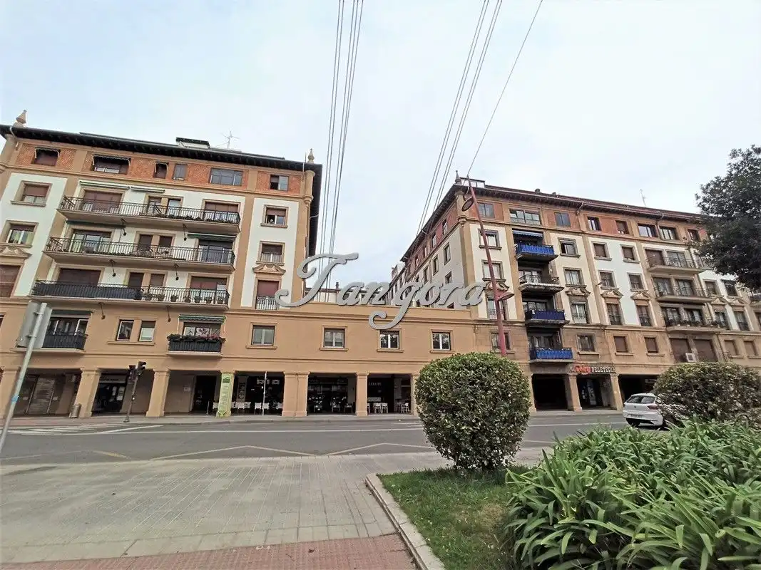 Piso con ascensor en venta en Plaza Puente, imagen 7