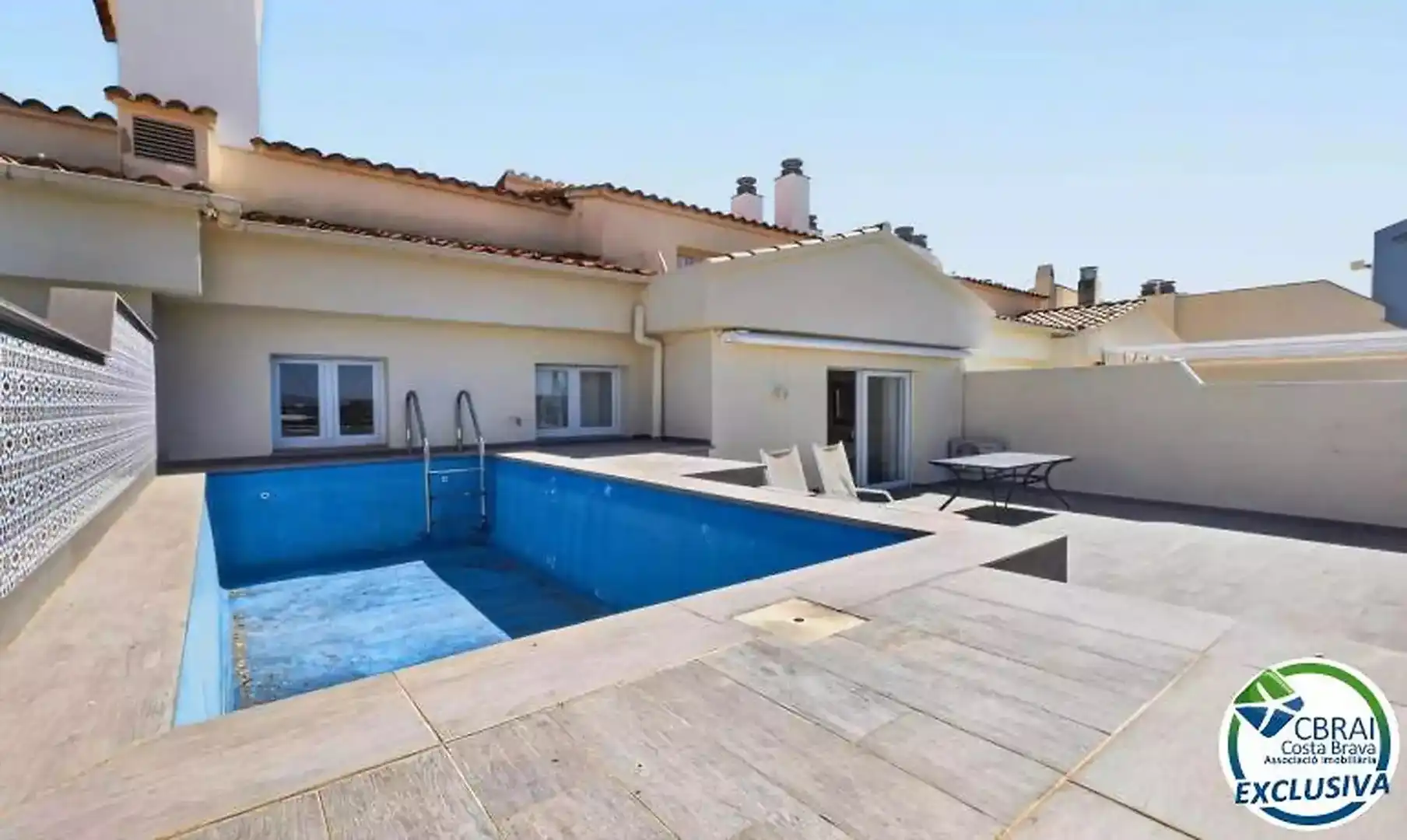 Piscina de Pis en venda en Empuriabrava amb Aire condicionat, Calefacció i Traster
