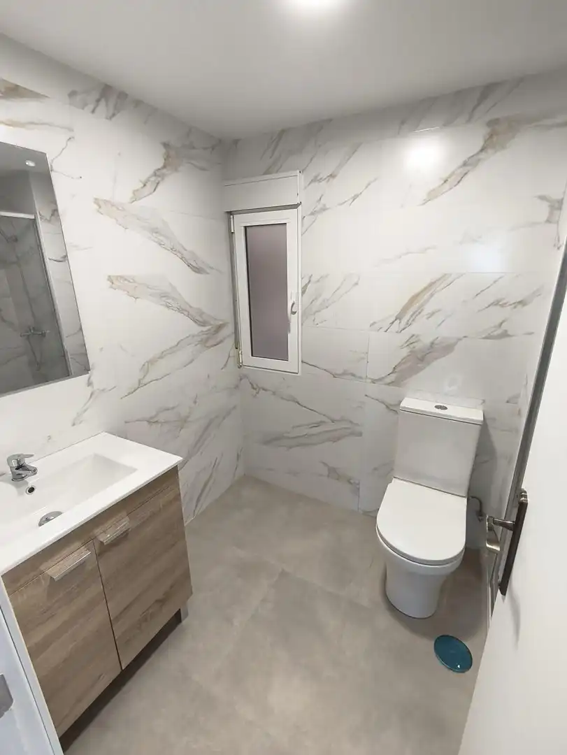 Bany de Apartament en venda en Alicante / Alacant