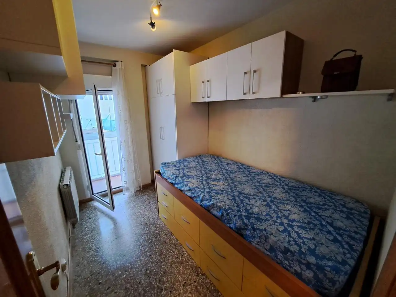 Bedroom of Flat for sale in Zaragoza  with Air Conditioner