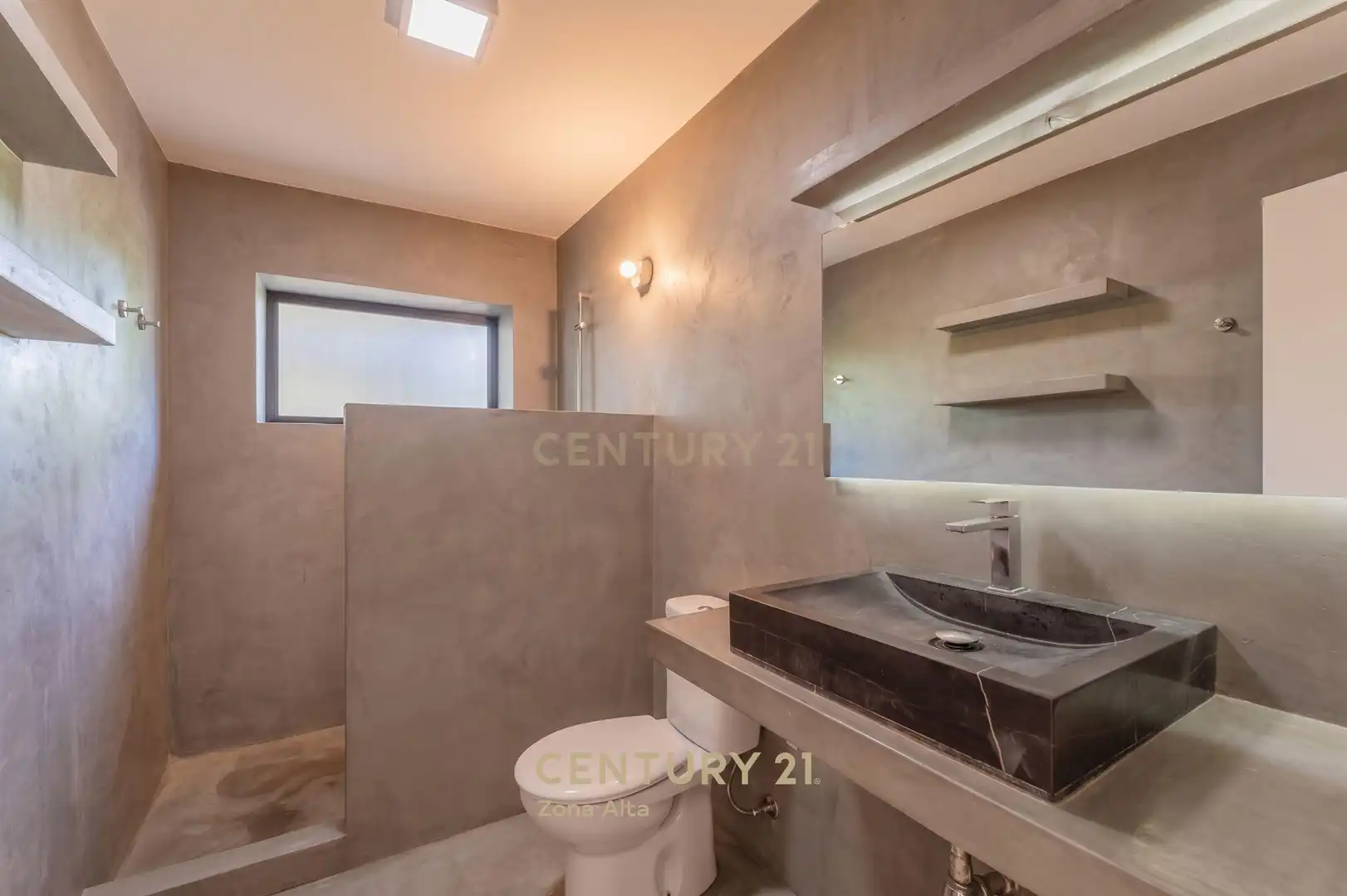 Bany de Casa o xalet en venda en Castellví de la Marca amb Piscina