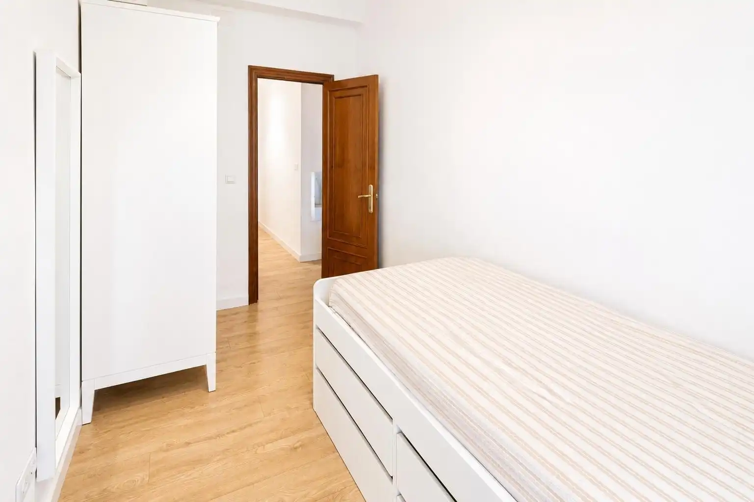 Bedroom of Flat for sale in Valencia  with Balcony