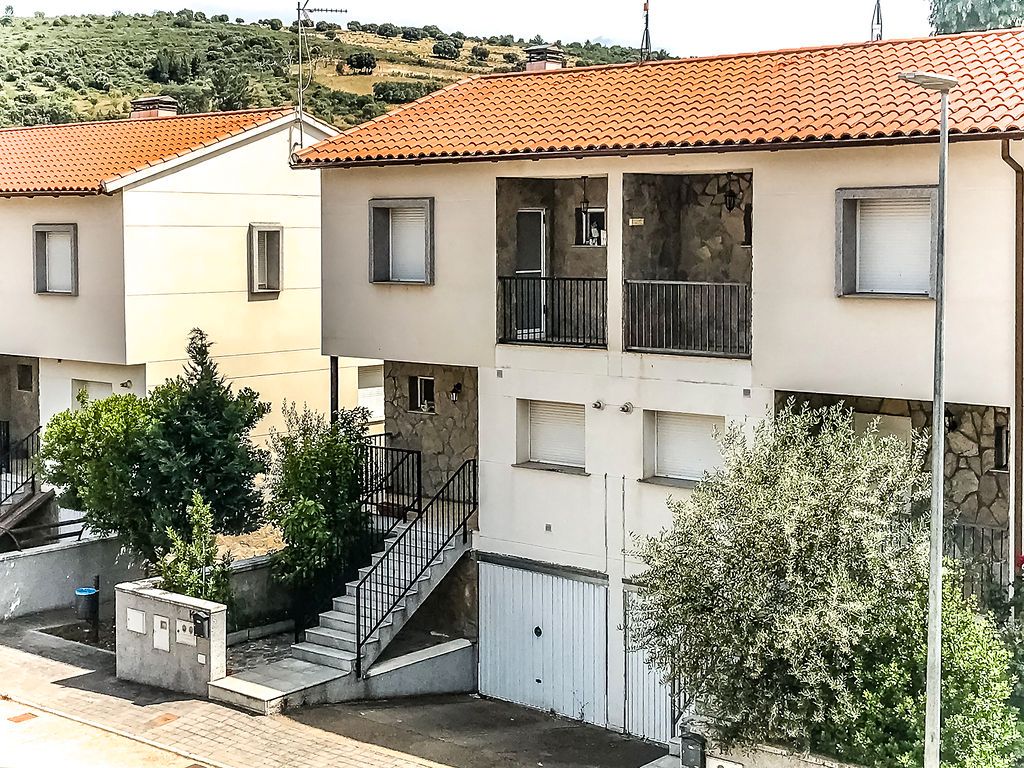 Exterior view of Single-family semi-detached for sale in Serradilla del Arroyo  with Heating