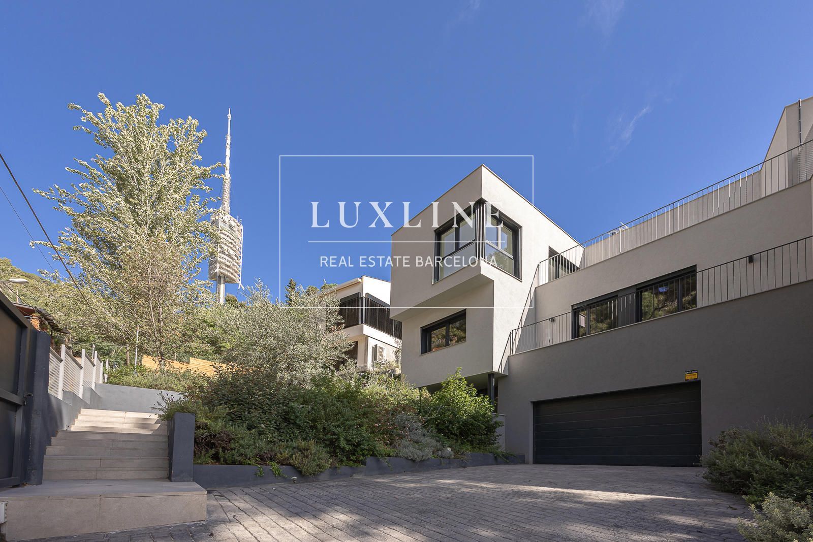 Vista exterior de Casa o xalet en venda en  Barcelona Capital amb Aire condicionat, Calefacció i Jardí privat