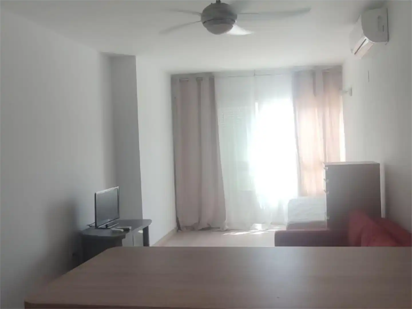 Sala d'estar de Estudi en venda en Torremolinos amb Aire condicionat, Parquet i Piscina