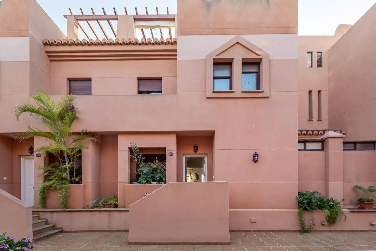 Terraced house with pool for sale in Playa de Granada, imagen 6