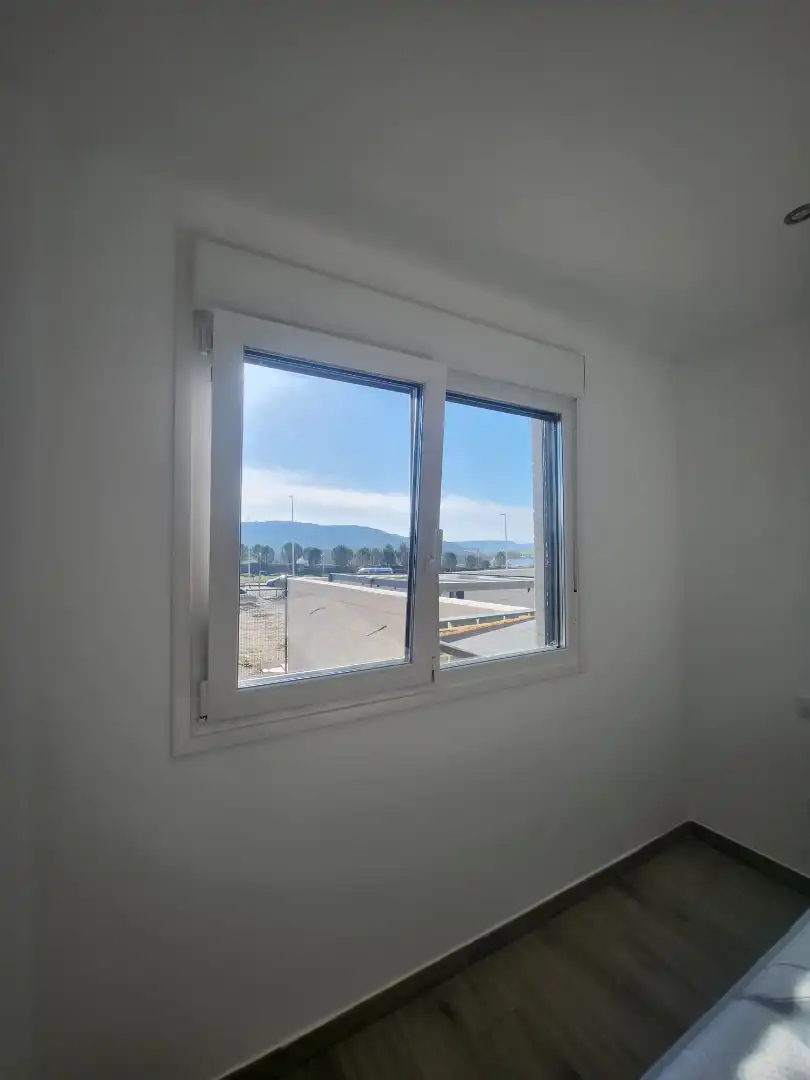Habitación de Casa adosada en venta en Villalbilla con Calefacción, Jardín privado y Trastero