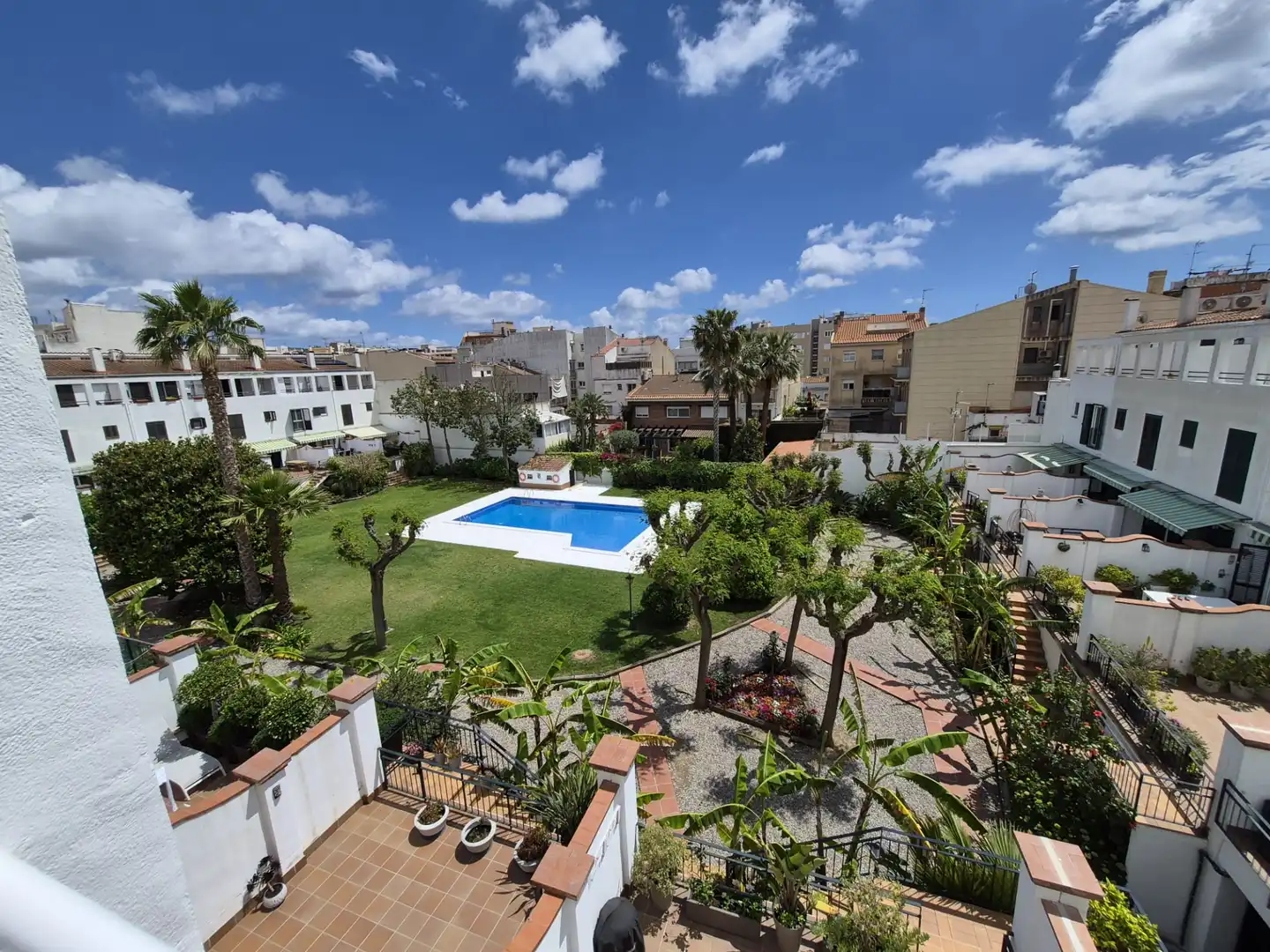 Garten von Einfamilien-Reihenhaus zum Verkauf in Calella mit Klimaanlage, Heizung und Privatgarten
