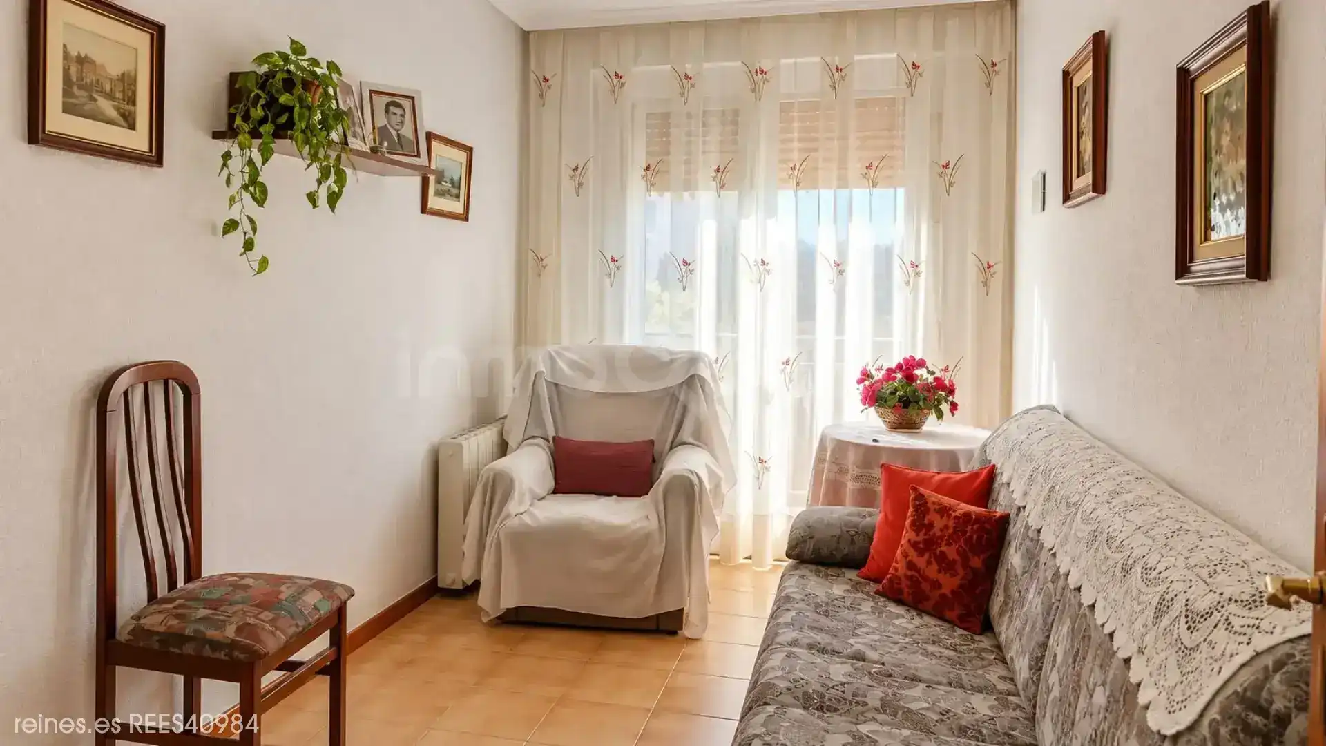 Sala d'estar de Pis en venda en Zaragoza amb Calefacció, Terrassa i Moblat