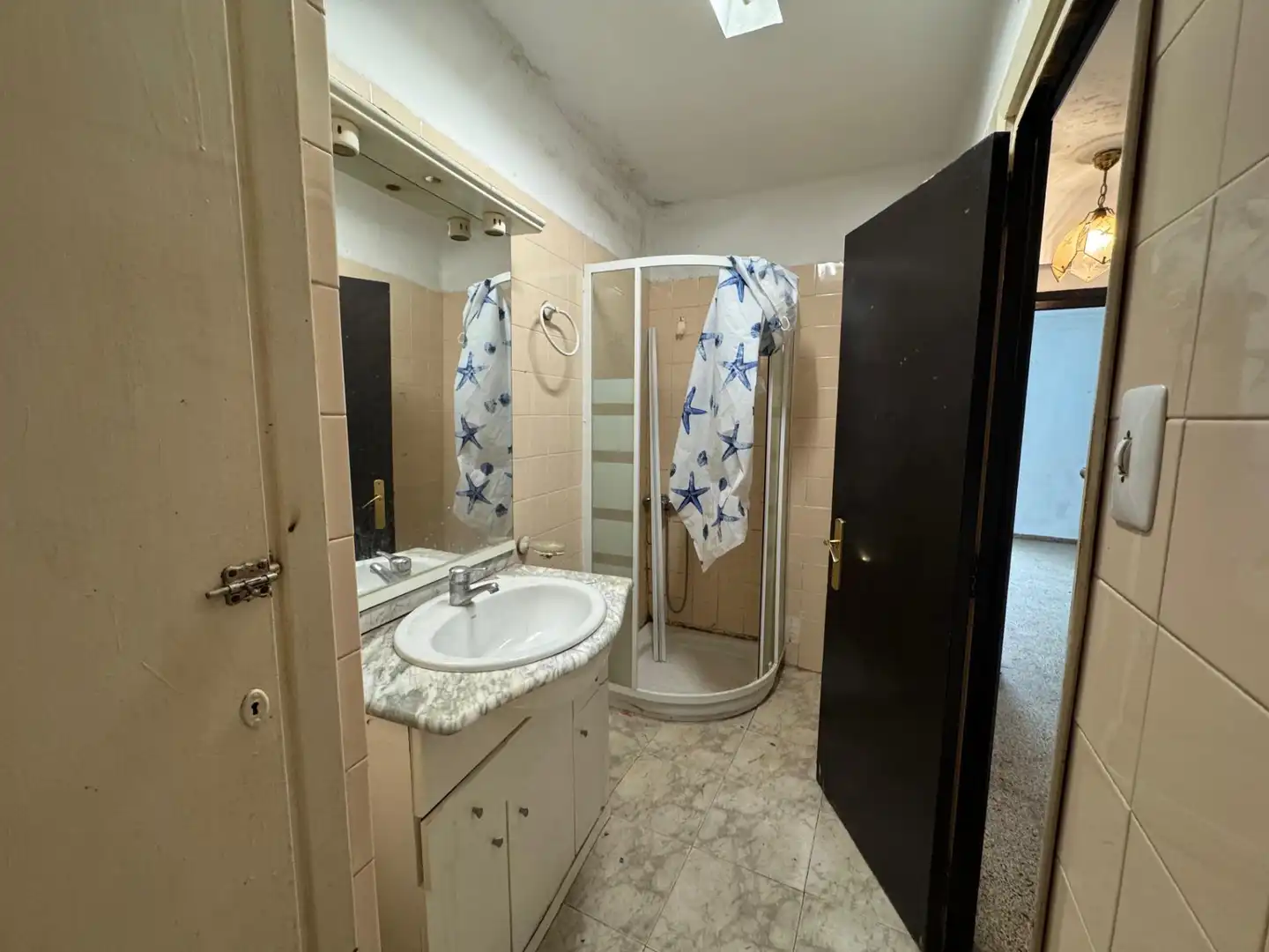 Badezimmer von Wohnung zum Verkauf in Alfafar mit Balkon