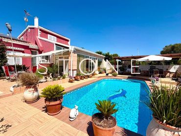 Xalet amb piscina en venda a Binibèquer