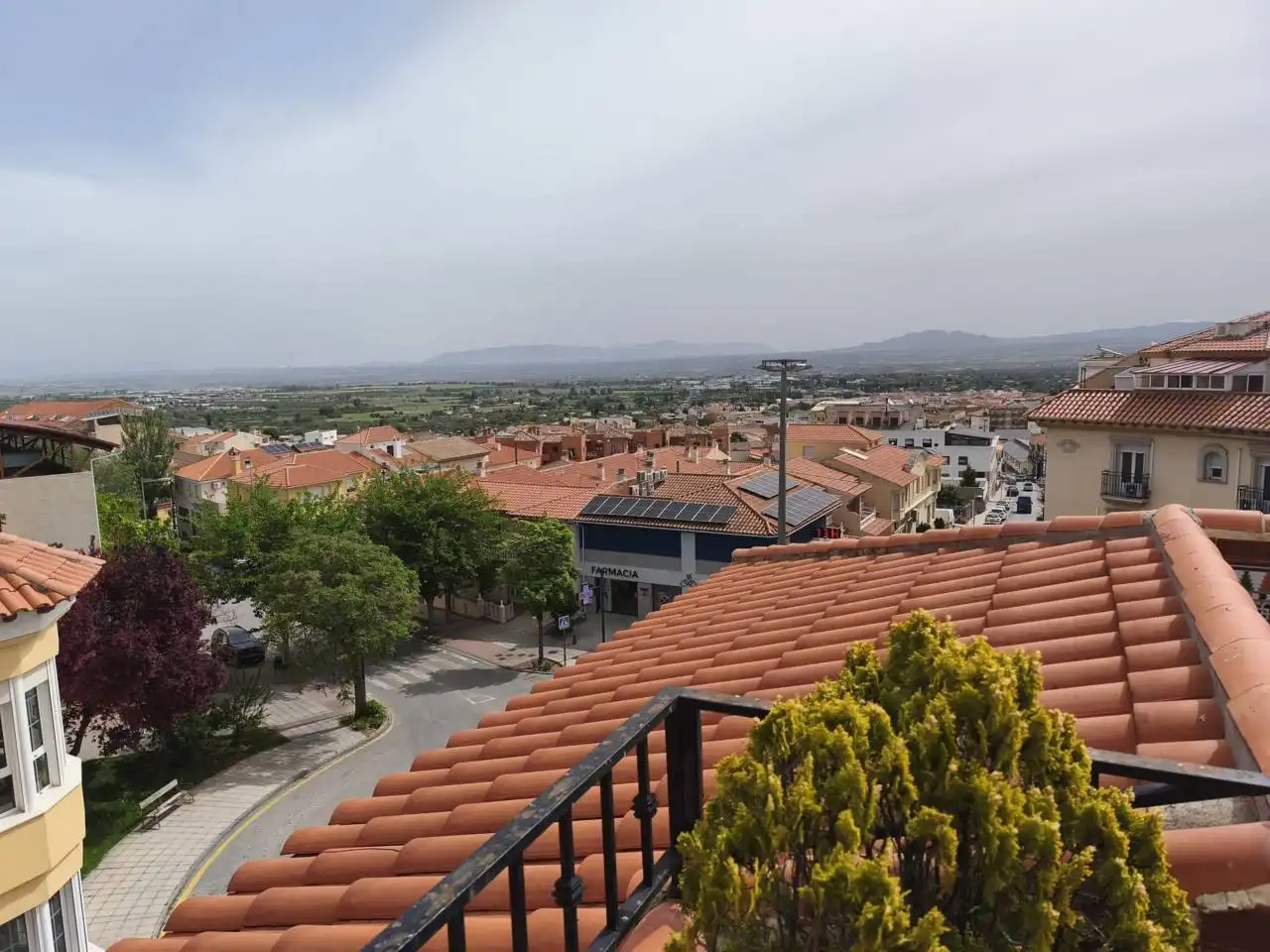 Vista exterior de Ático en venta en Baza con Calefacción y Terraza