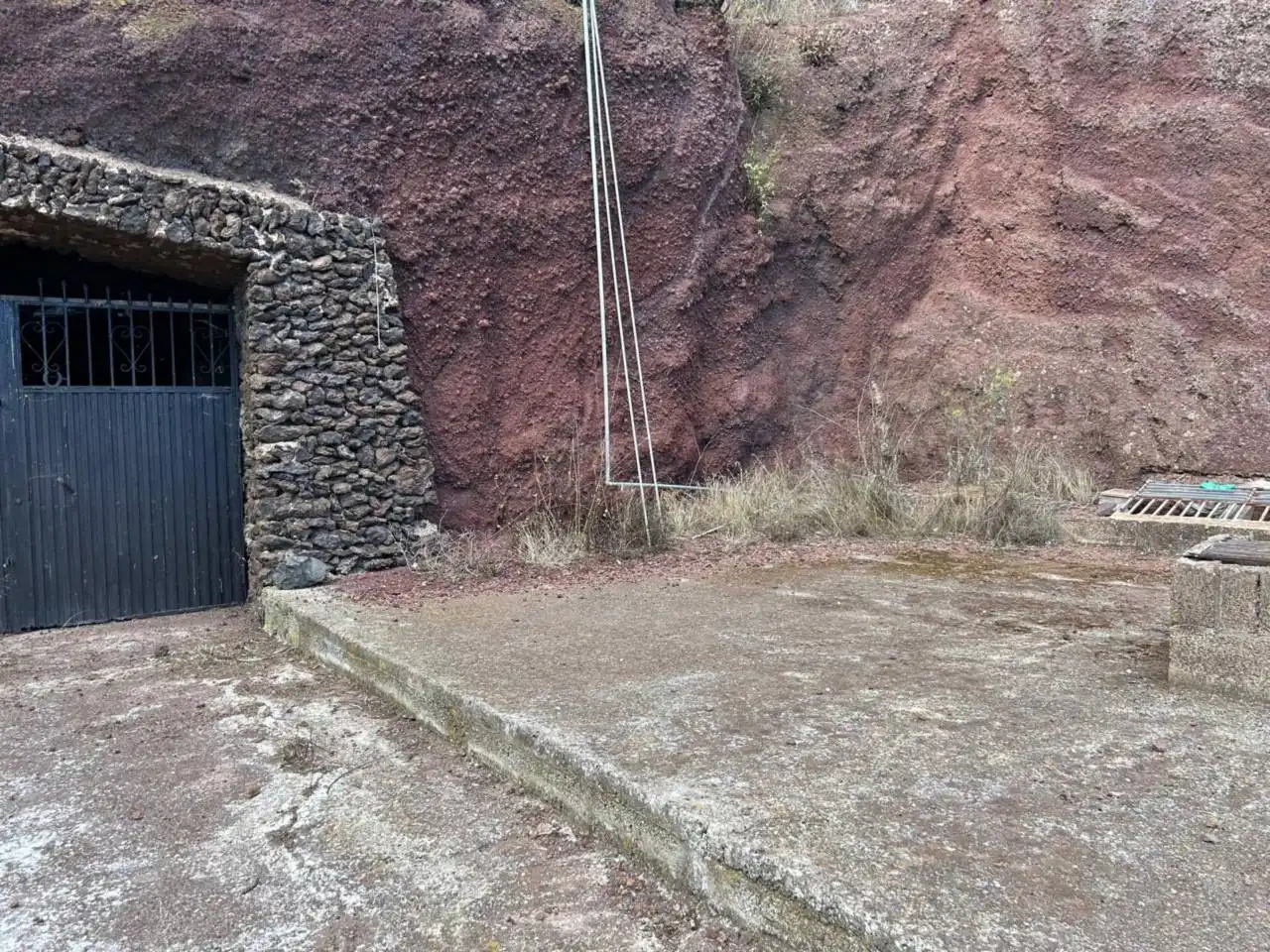 Vista exterior de Casa o xalet en venda en El Tanque amb Jardí privat, Terrassa i Moblat