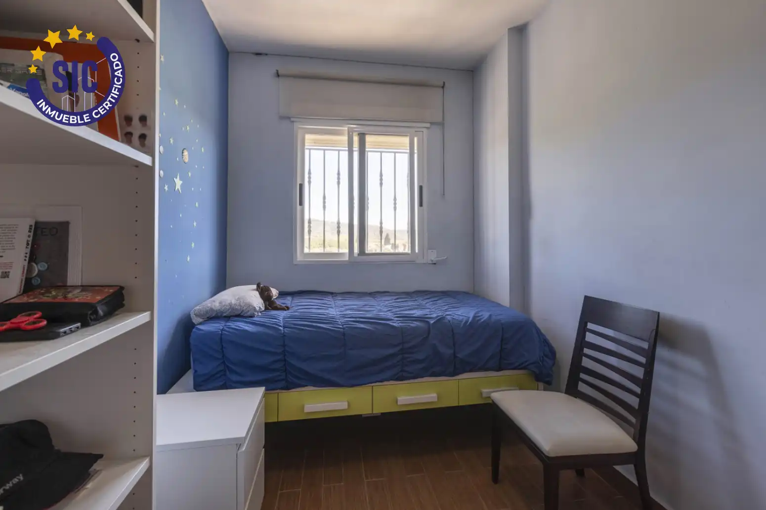 Dormitori de Casa adosada en venda en Llombai amb Calefacció, Terrassa i Balcó