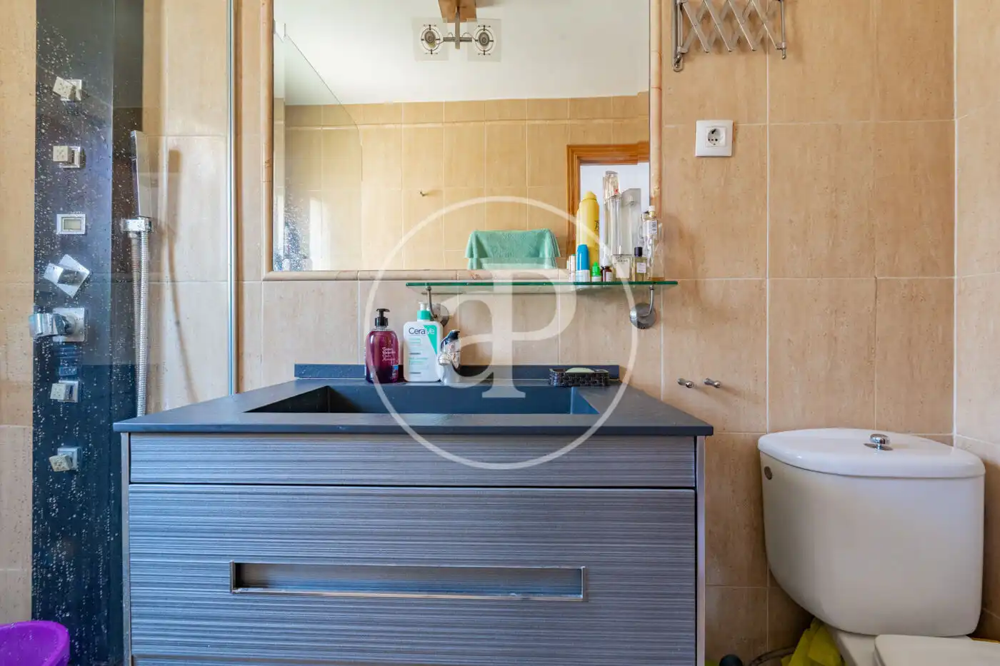 Baño de Ático en venta en Madrid con Aire acondicionado y Calefacción