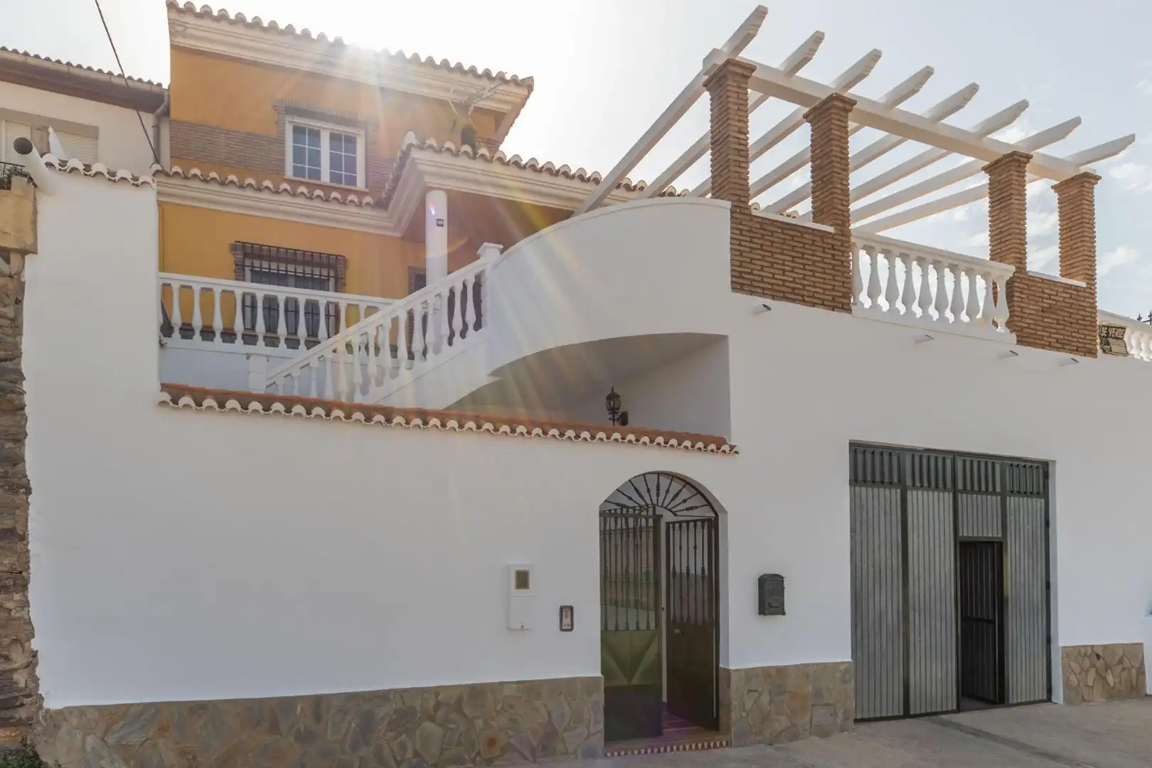 Exterior view of Houses for sale in Aldeire  with Air Conditioner, Heating and Balcony