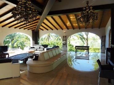 Villa con piscina in vendita a Partides comunes - Adsubia