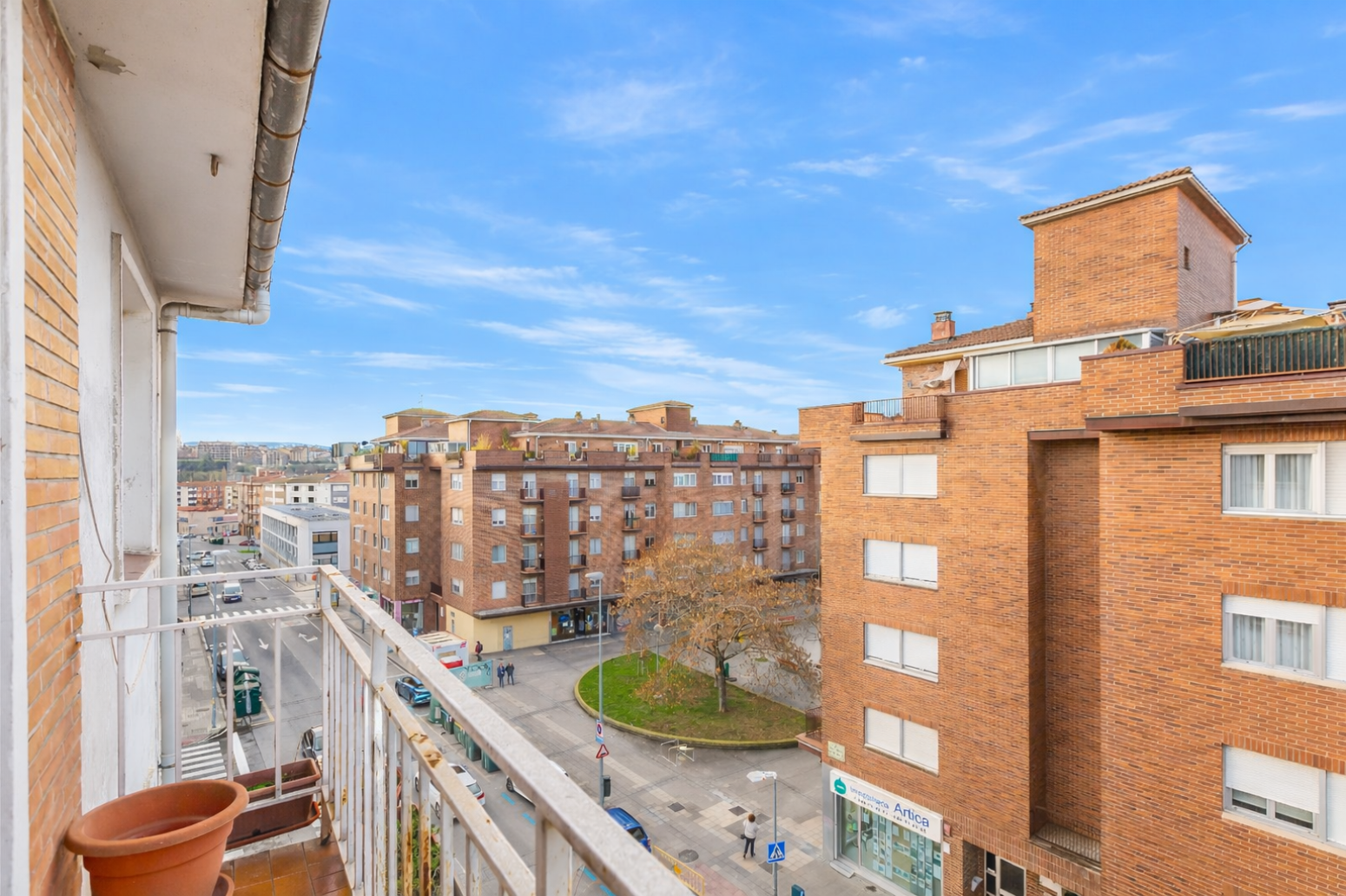 Vista exterior de Pis en venda en  Pamplona / Iruña amb Calefacció, Parquet i Balcó