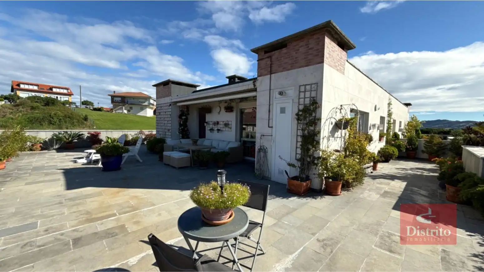 Terraza de Ático en venta en Miengo con Calefacción, Terraza y Trastero