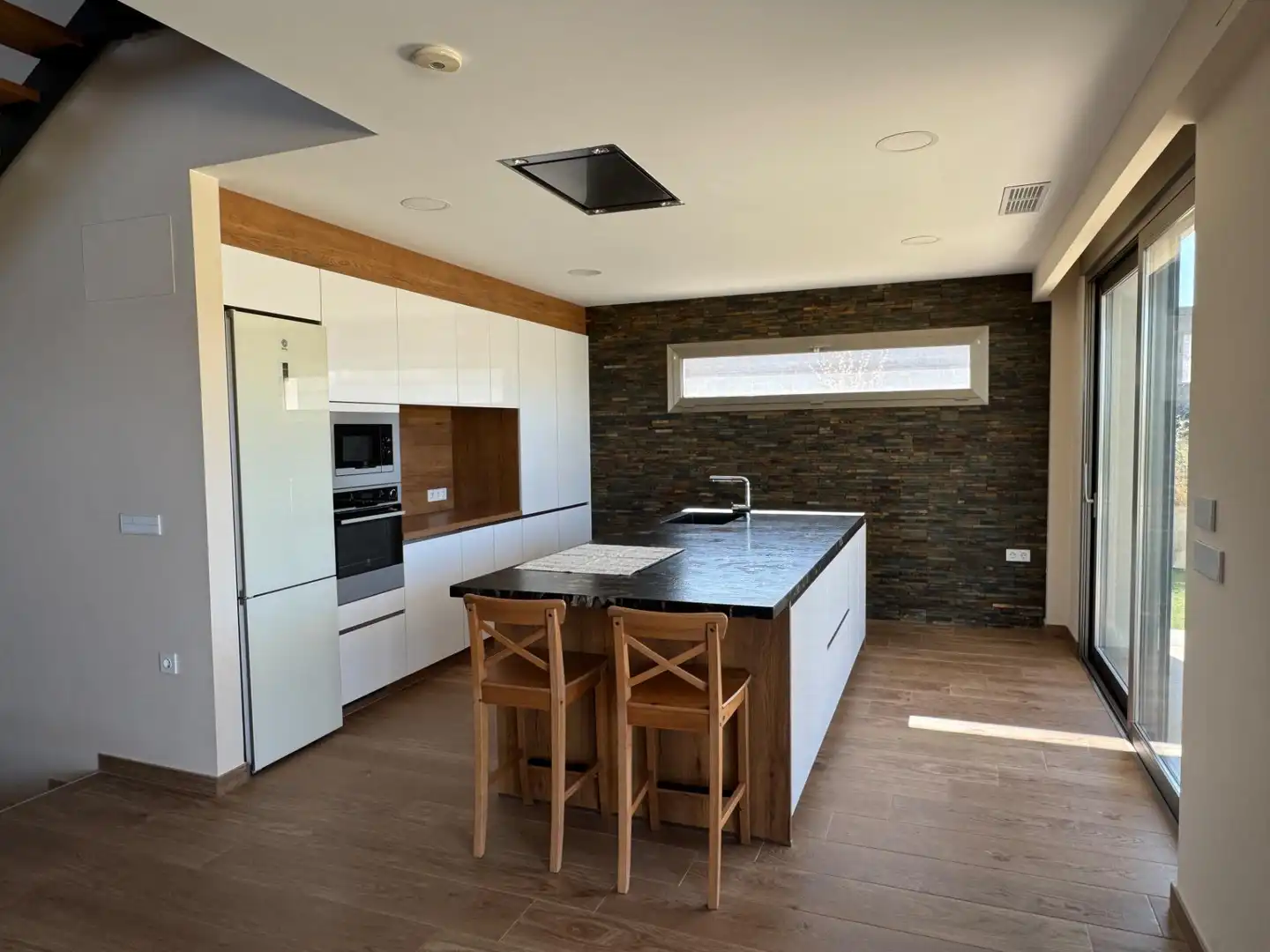 Kitchen of Houses for sale in La Pobla de Vallbona  with Air Conditioner, Private garden and Terrace