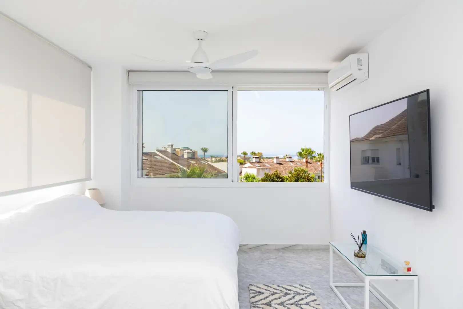 Bedroom of Detached homes for rent in Estepona  with Air Conditioner, Private garden and Terrace