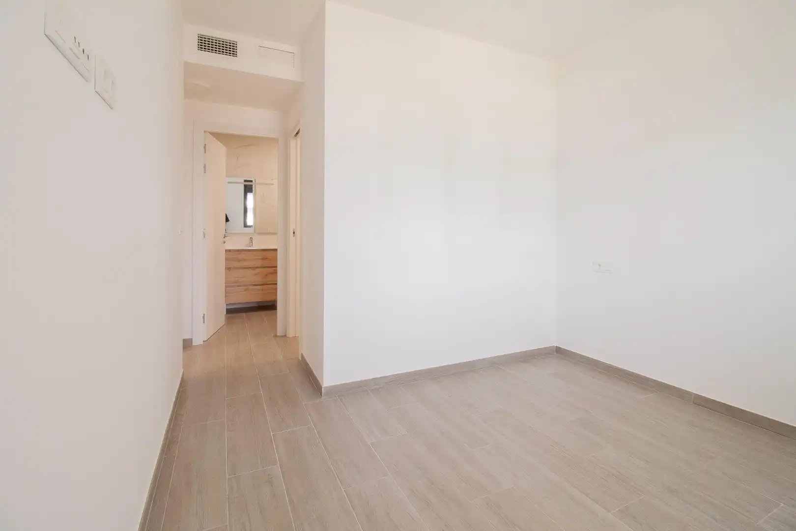 Piso de alquiler en La Rinconada con Aire acondicionado, Jardín privado y Terraza