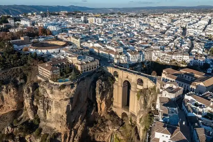 Vista exterior de Àtic en venda en Ronda amb Calefacció, Terrassa i Moblat