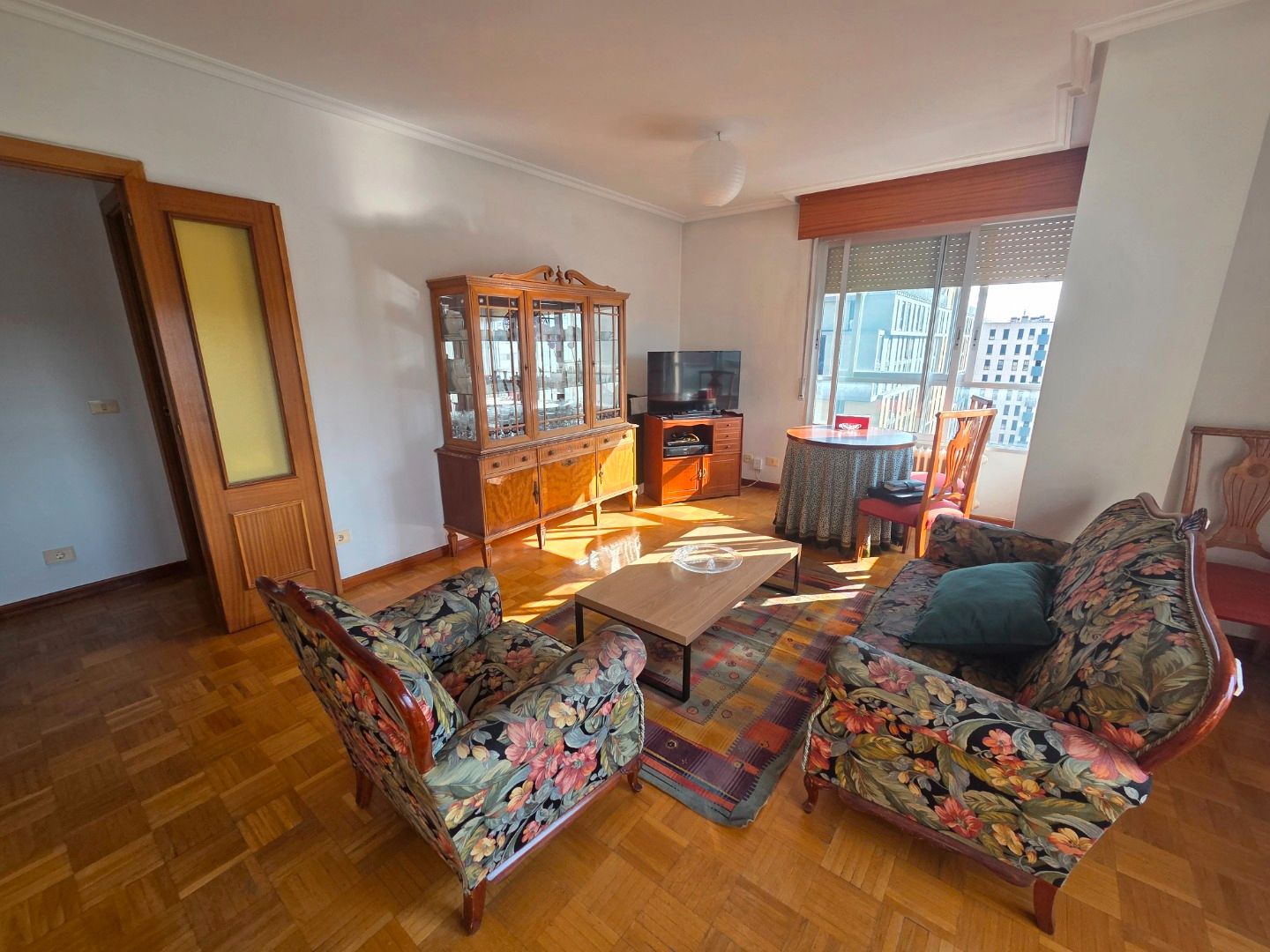 Sala d'estar de Pis en venda en Burgos Capital amb Calefacció i Parquet