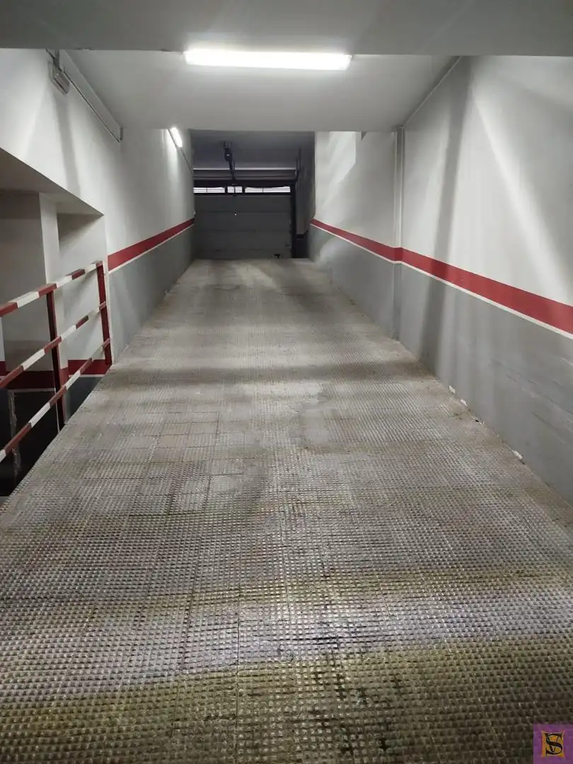 Einzelparkplatz mit Aufzug zum Verkauf in Carrer València 24, imagen 6