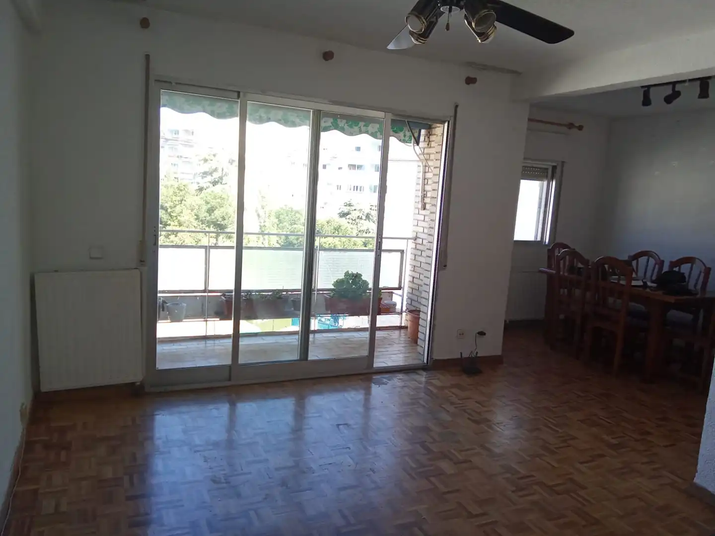 Sala de estar de Piso en venta en Madrid con Calefacción, Parquet y Terraza