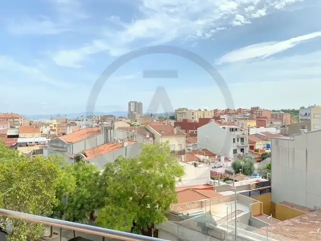 Vista exterior de Pis en venda en Sabadell amb Forn