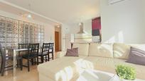 Sala d'estar de Apartament en venda en Chiclana de la Frontera amb Aire condicionat i Terrassa