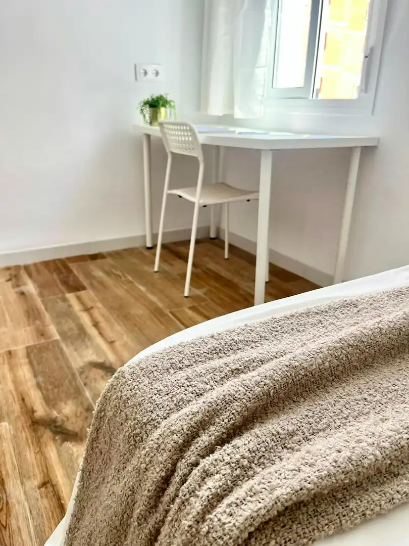 Schlafzimmer von Wohnung zur untervermieten in Sevilla mit Möbliert, Waschmaschine und Fernseher