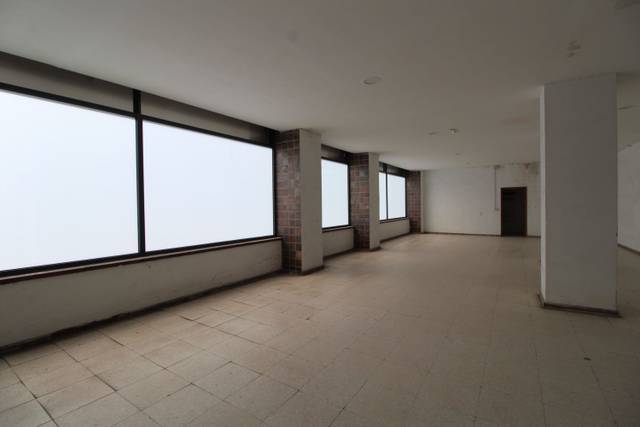 Local comercial en Alquiler en Plaza de América