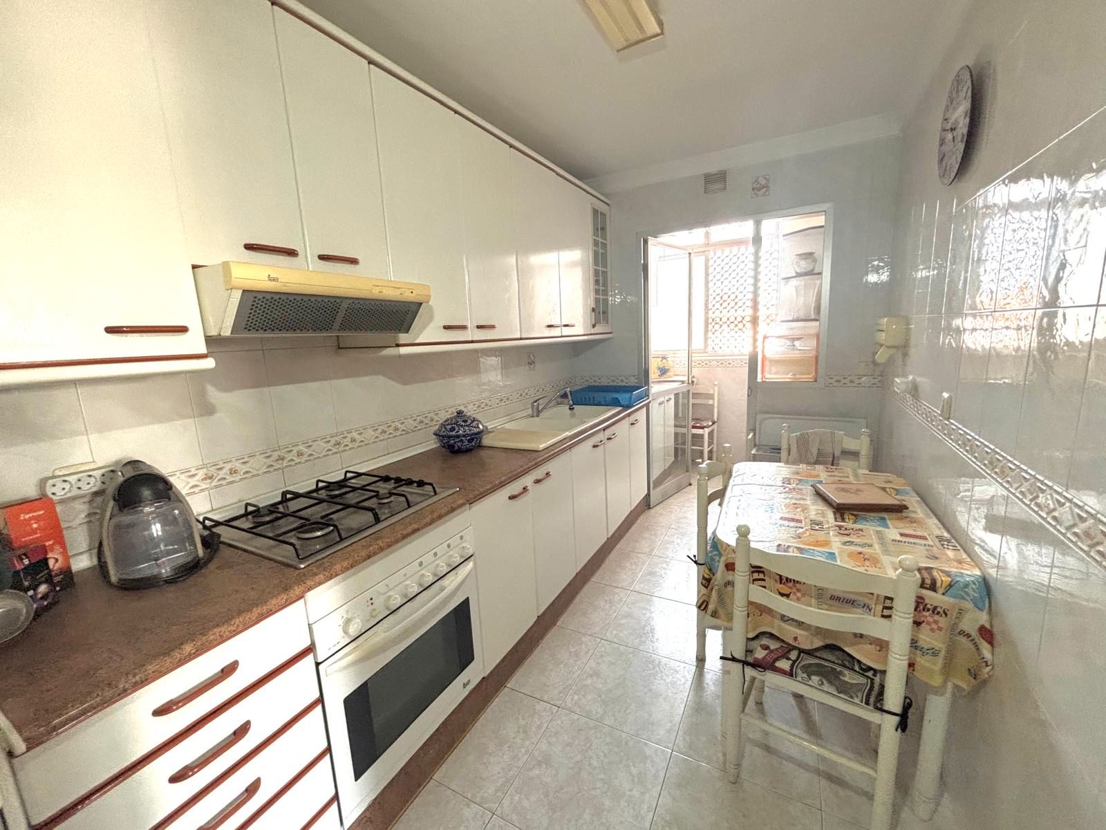 Cocina de Piso en venta en Benalmádena con Terraza, Trastero y Amueblado