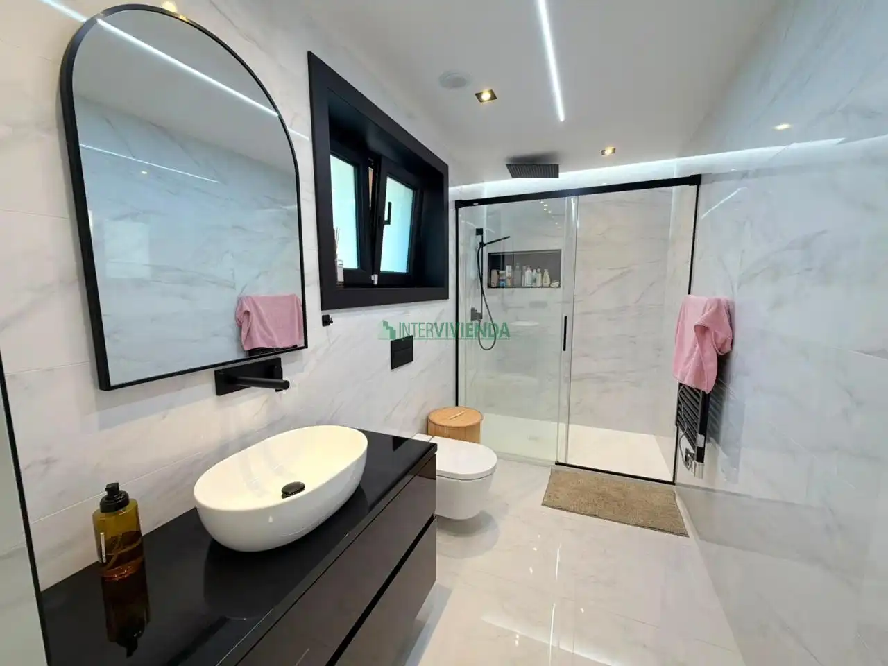 Baño de Casa o chalet en venta en Redondela con Calefacción, Jardín privado y Terraza