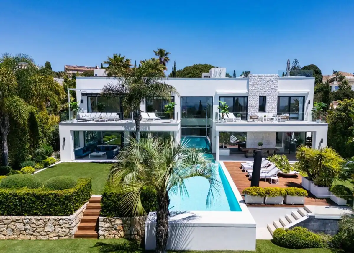 Vista exterior de Casa o chalet en venta en Marbella con Aire acondicionado, Jardín privado y Terraza