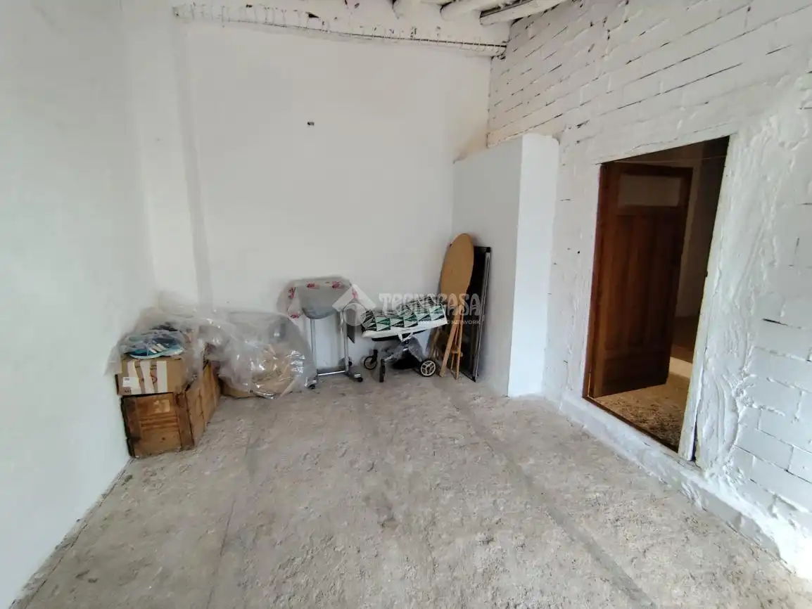 Casa adosada en venda a Valdepeñas de Jaén