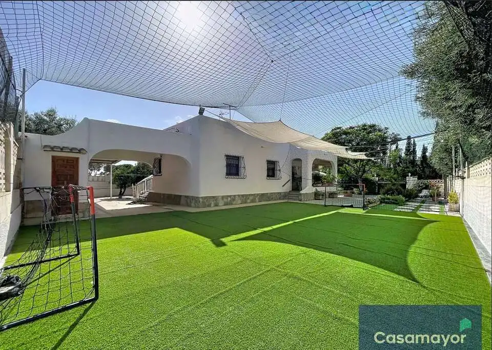 Terrassa de Casa o xalet en venda en Sant Joan d'Alacant amb Aire condicionat, Jardí privat i Piscina