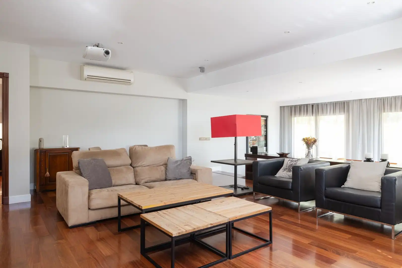 Sala d'estar de Casa o xalet en venda en Málaga amb Terrassa i Balcó