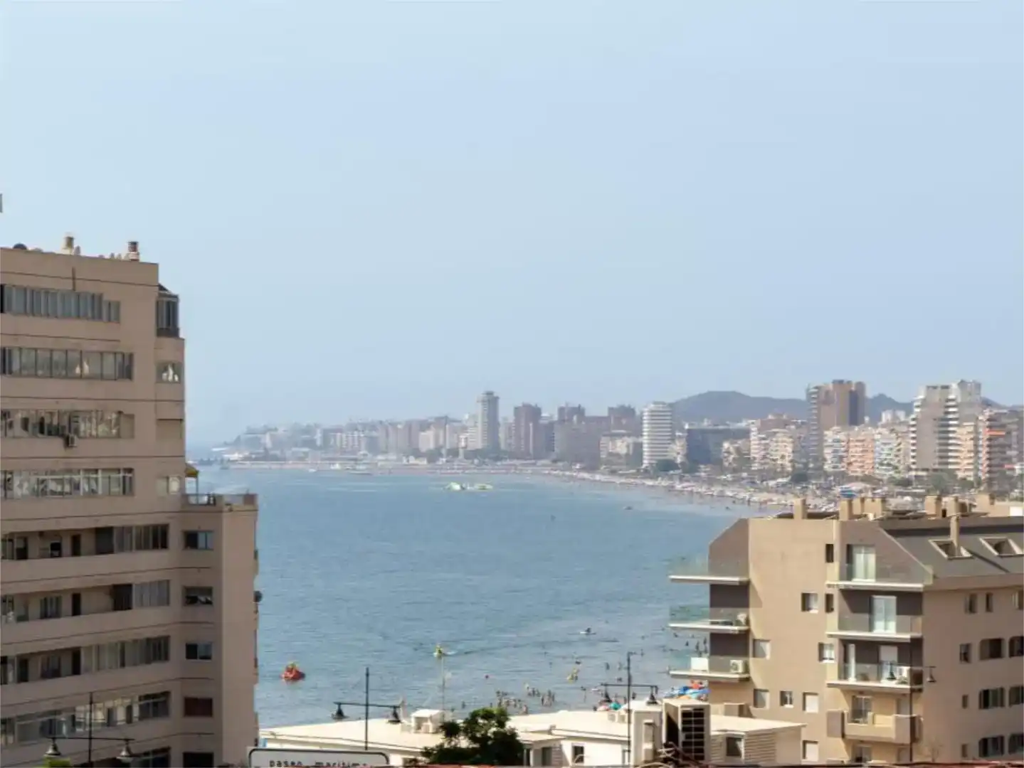 Dormitori de Apartament en venda en Fuengirola amb Aire condicionat, Piscina i Balcó