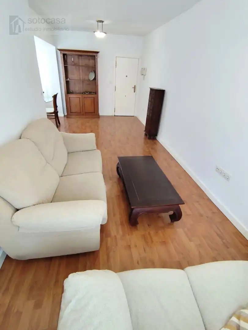 Sala de estar de Ático en venta en Valladolid con Calefacción, Trastero y Amueblado