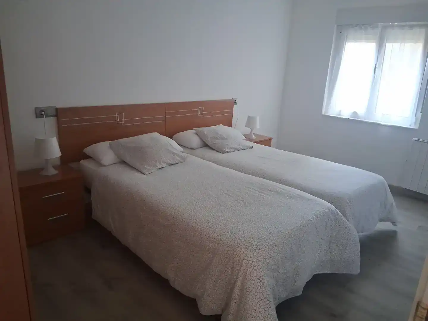 Dormitori de Apartament de lloguer en Ribadesella amb Parquet, Moblat i Forn