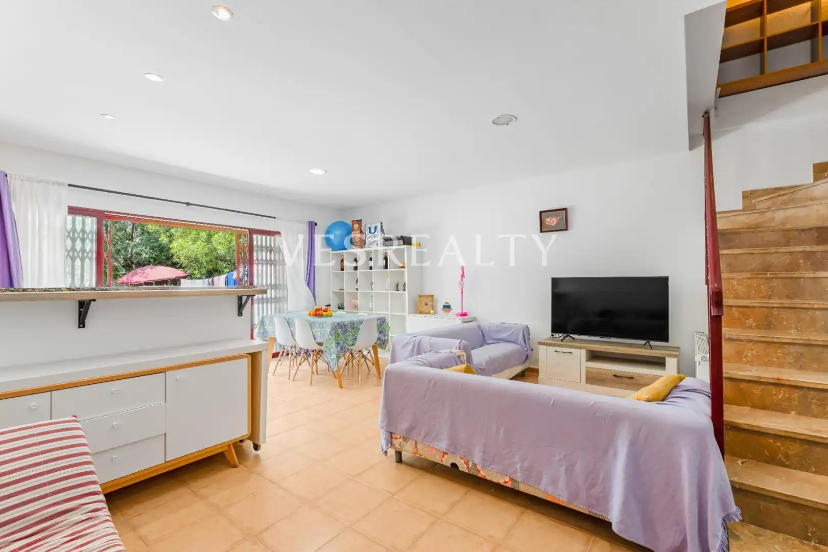 Vista exterior de Casa o xalet en venda en Sant Joan d'Alacant amb Jardí privat, Terrassa i Balcó