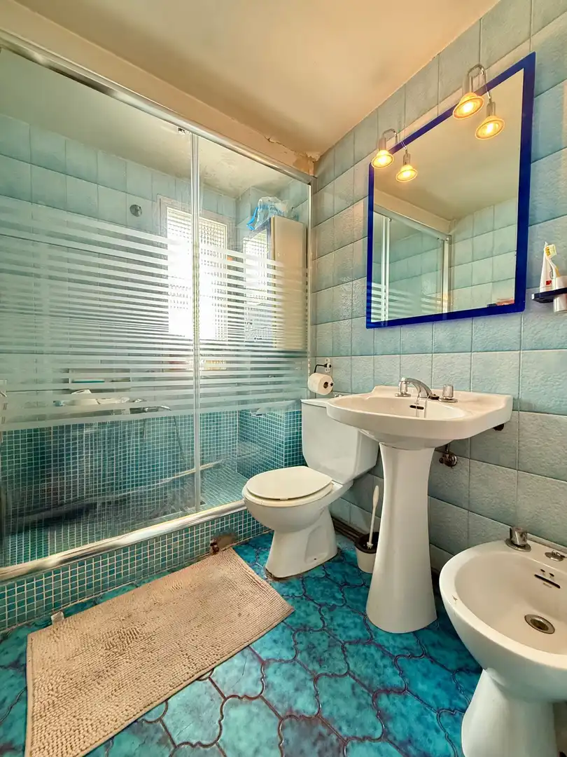 Badezimmer von Wohnung zum Verkauf in Madrid mit Klimaanlage und Heizung