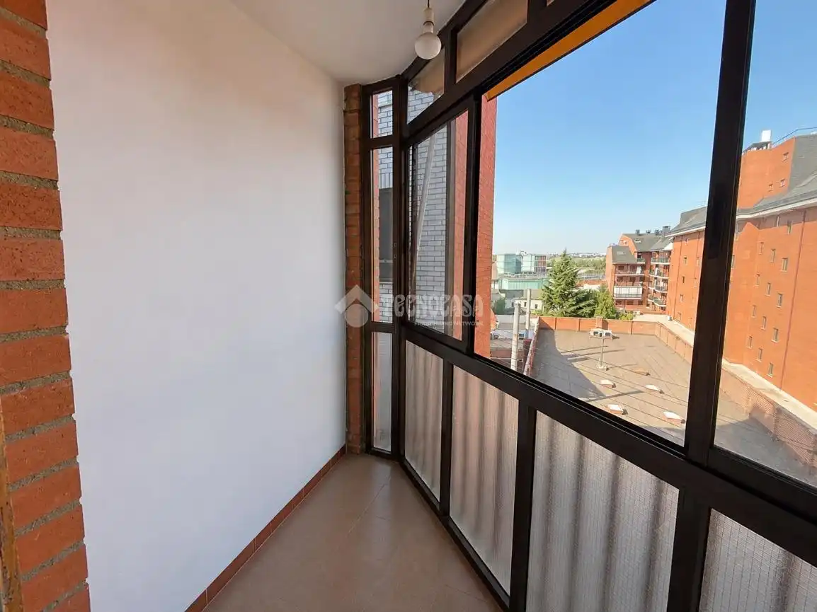 Terrassa de Pis en venda en León Capital  amb Calefacció, Parquet i Terrassa