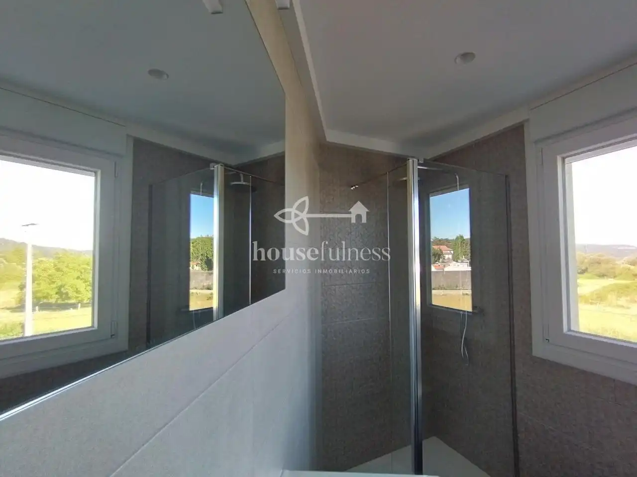 Baño de Apartamento de alquiler en Ferrol con Calefacción, Trastero y Amueblado