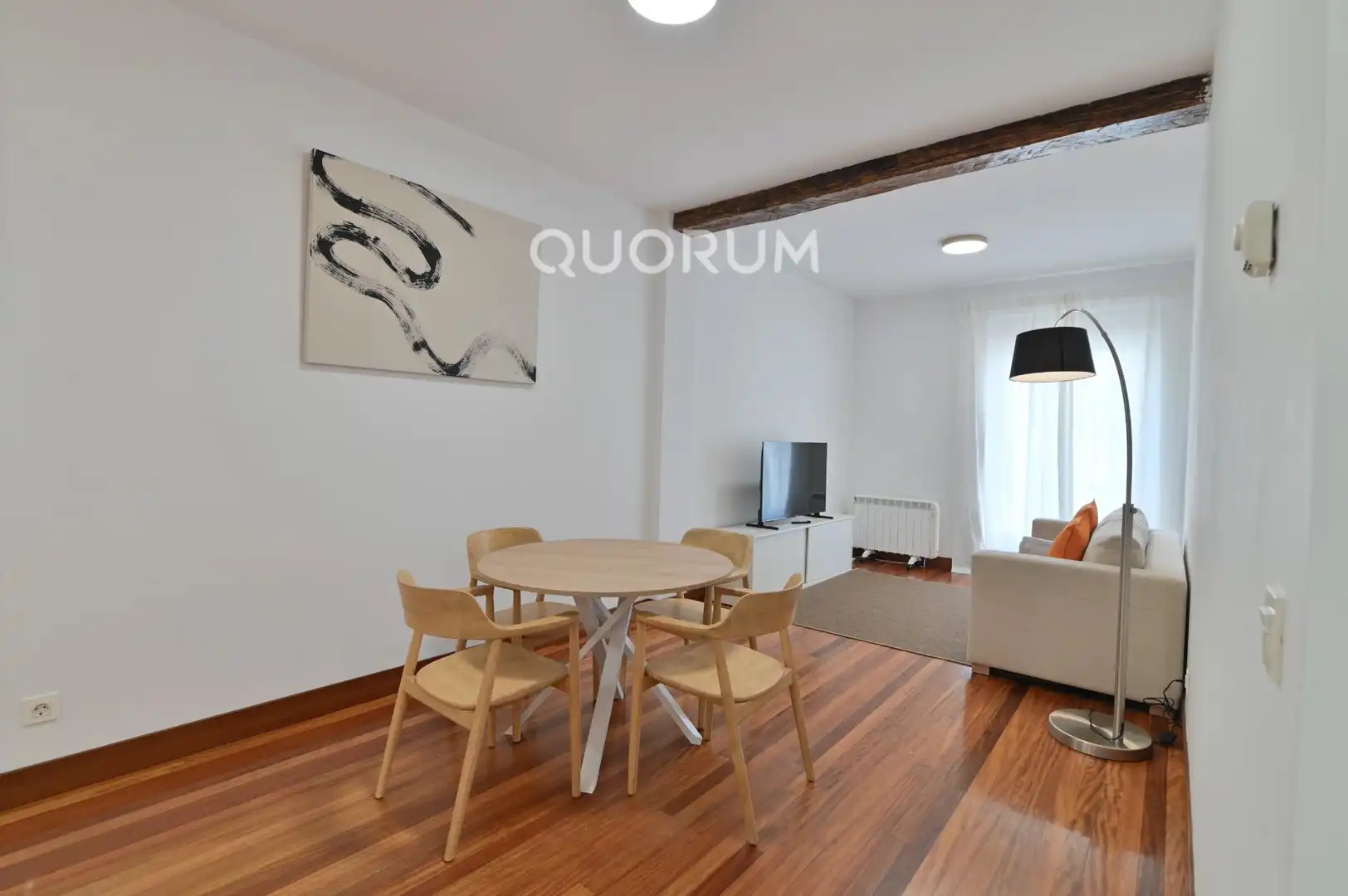 Sala d'estar de Pis de lloguer en Bilbao  amb Balcó